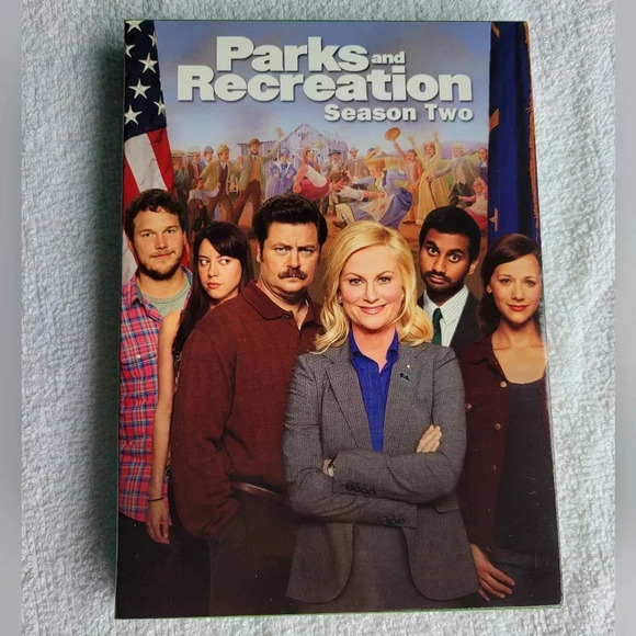 Parks and  Recreation Season Two DVD - Picture 1 of 6